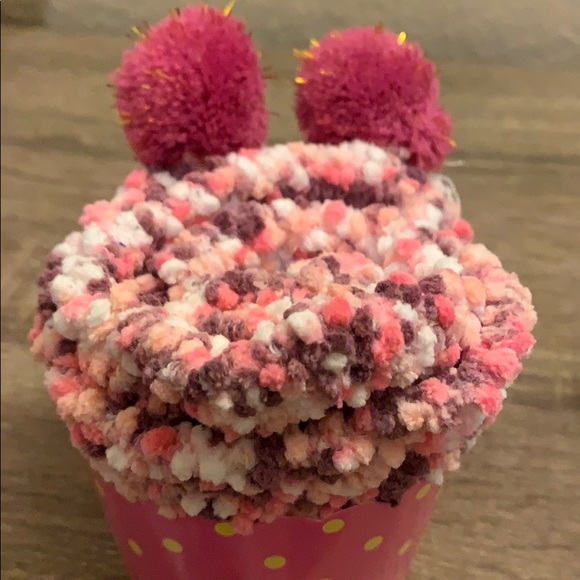 3 for $20 NWT Cozy Pink Cupcake Socks - Picture 5 of 8